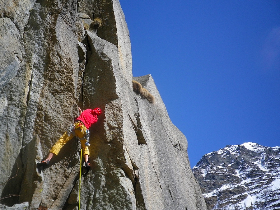 Valle Orco climbing
