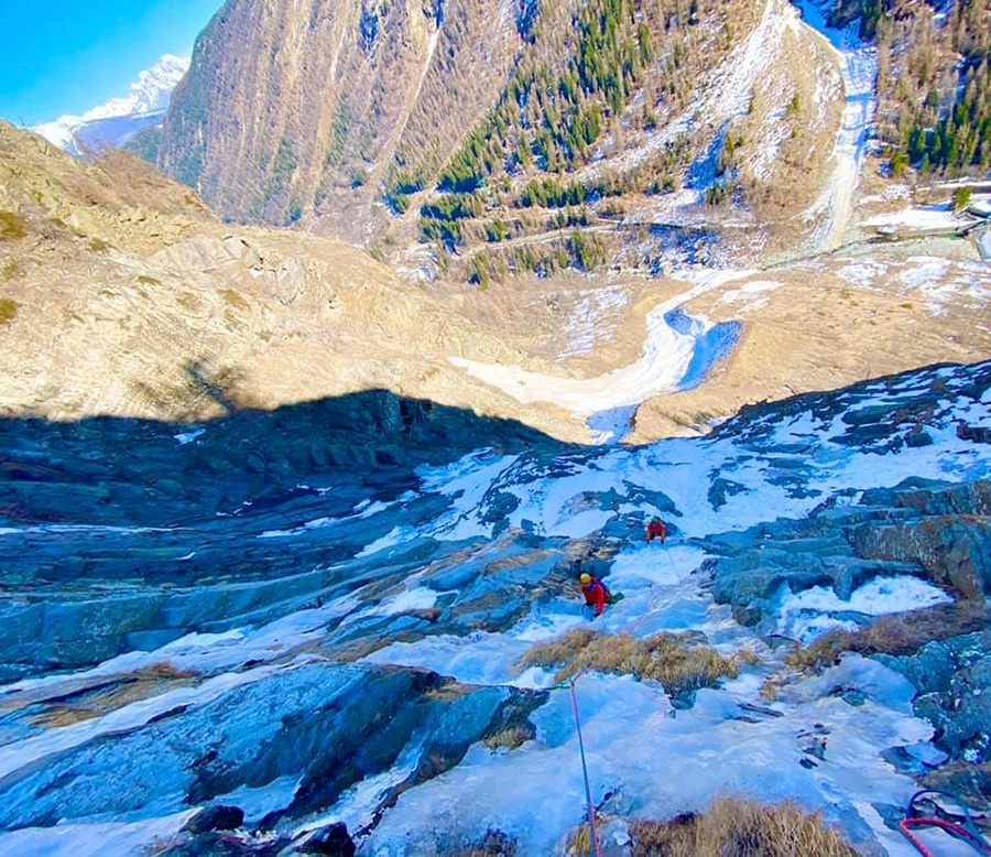 Valsavarenche ice climbing