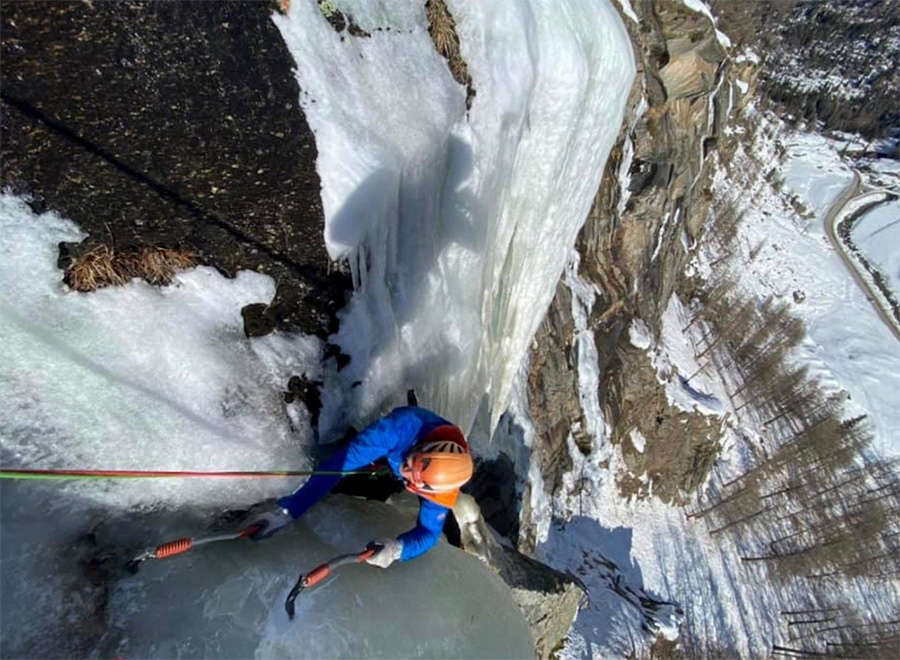 Valsavarenche ice climbing