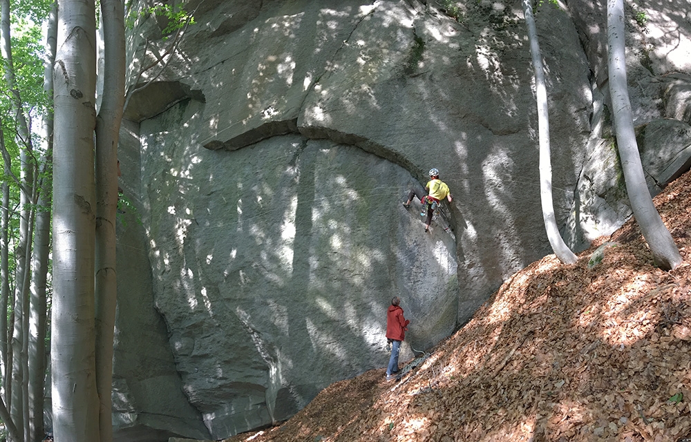 Falesia Cadarese, arrampicata in fessura