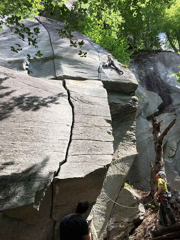 Falesia Cadarese, arrampicata in fessura