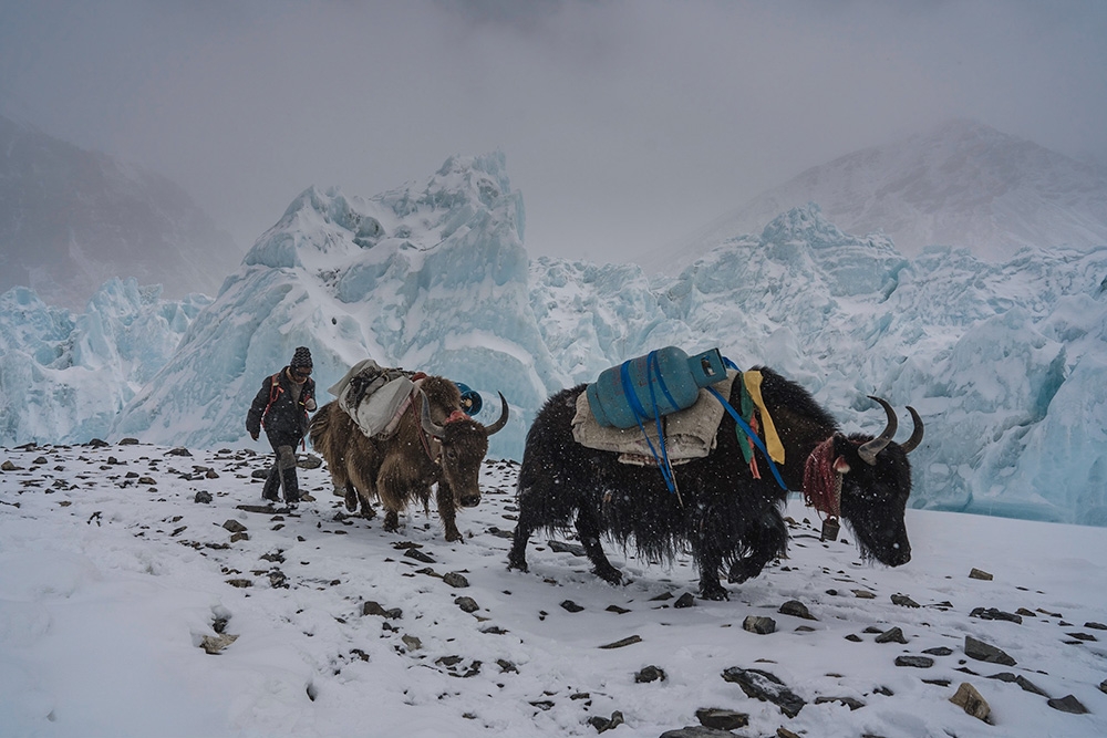 Everest, The Ghosts from Above