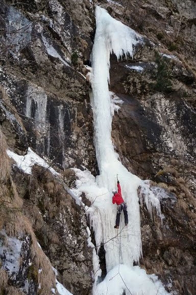 Ice climbing and dry tooling in Val di Fassa, Dolomites