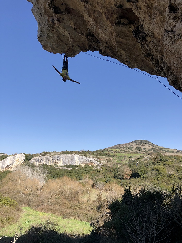 Isili, Sardegna, Corvo Solitario