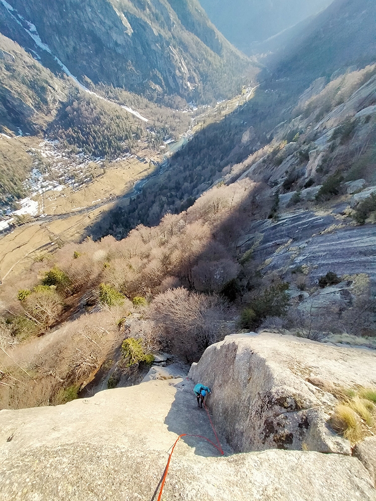Val di Mello, arrampicata, Viaggio nell’iperspazio, Scoglio della Metamorfosi, Caterina Bassi, Stefano Libera, Martino Quintavalla