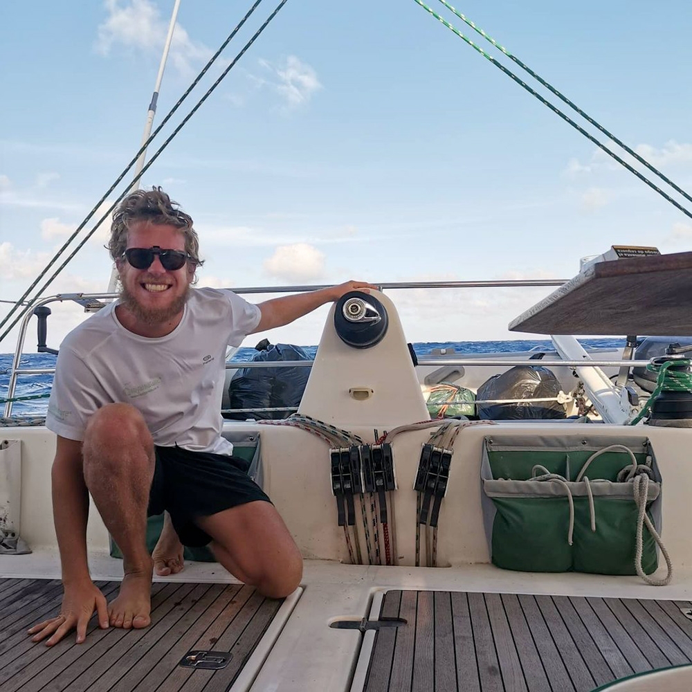 Nicolò Guarrera, Pieroad, around the world on foot