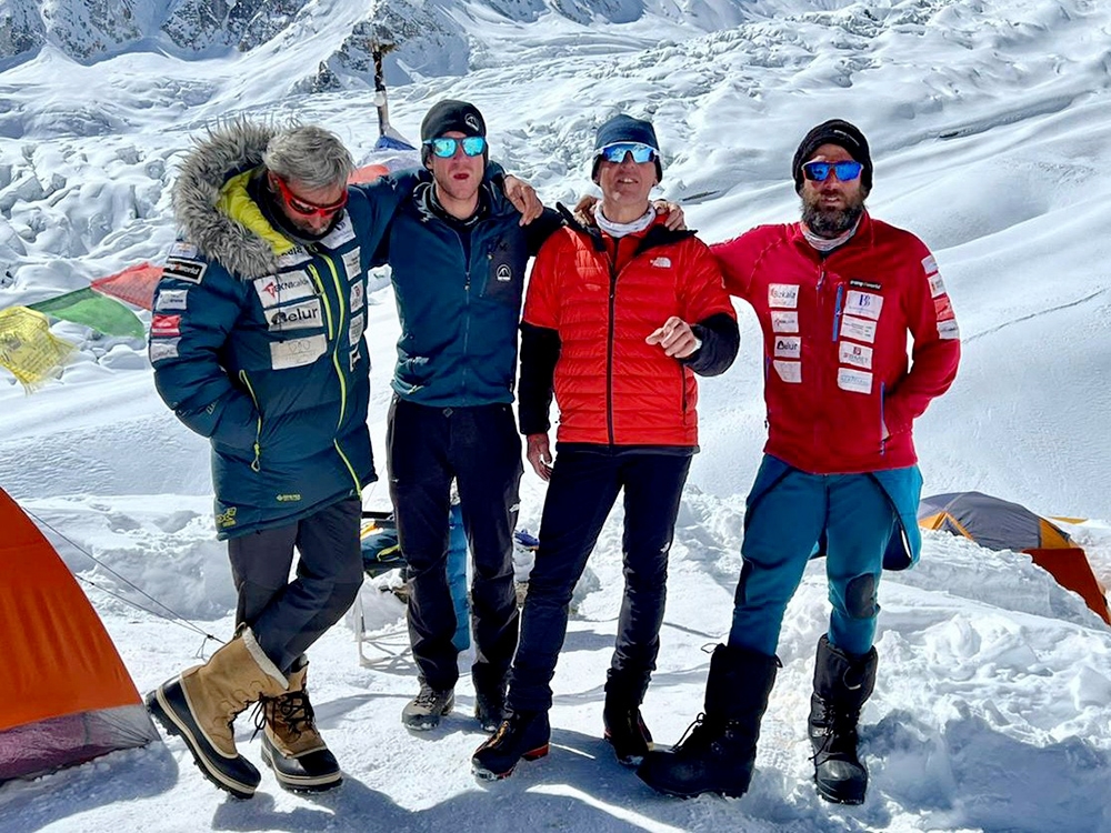 Manaslu, Simone Moro, Alex Txikon