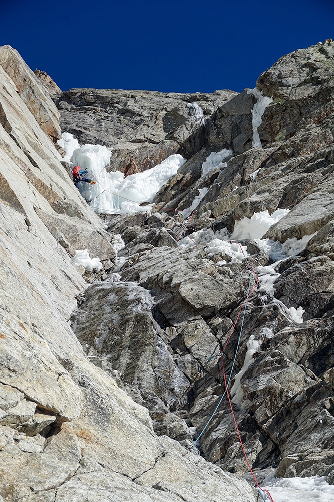 Grandes Jorasses, Phantom Direct, Line van den Berg, Fay Manners, Via in memoria di Gianni Comino