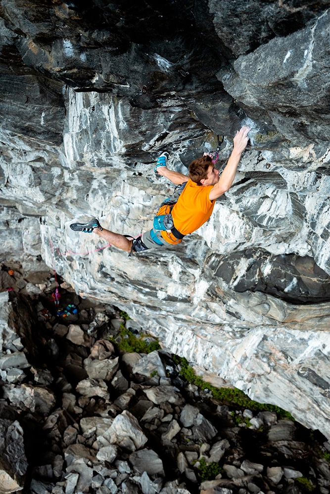 Sébastien Bouin, Iron Curtain, Flatanger