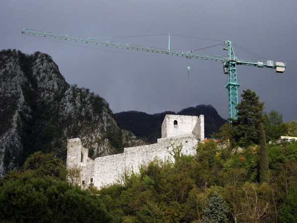 Alcalde, non si vede il Castello!