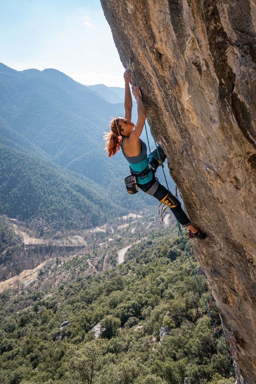 Angelika Rainer, Esclatamasters, Perles, Spagna
