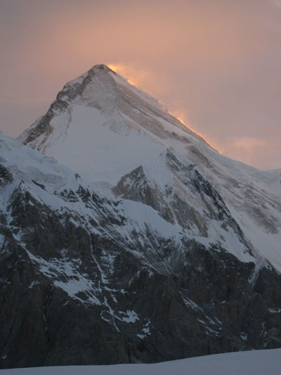 Alpinismo: Vetta del Kahn-Tengri (7010m) per Luca Vuerich