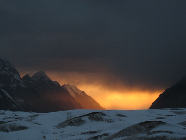 Alpinismo: Vetta del Kahn-Tengri (7010m) per Luca Vuerich