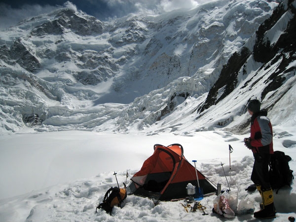 Alpinismo: Vetta del Kahn-Tengri (7010m) per Luca Vuerich