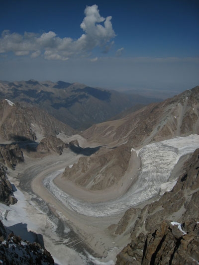 Alpinismo: Vetta del Kahn-Tengri (7010m) per Luca Vuerich