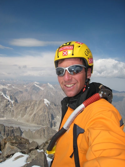 Alpinismo: Vetta del Kahn-Tengri (7010m) per Luca Vuerich