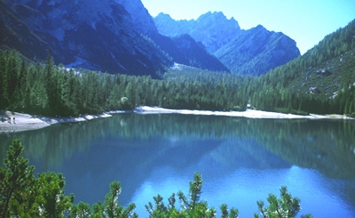 Lago di Braies - Croda del Becco Croda del Becco