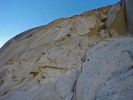 Astroman Washington Column - Astroman: Rolando Larcher climbing the Matel pitch on the upper section of Astroman, Yosemite Valley