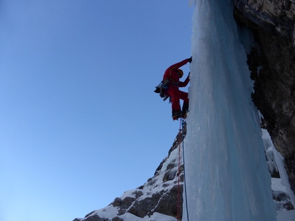 Diretta Canadese Tofane - Diretta Canadese: Andrea Gamberini su L2 di Diretta Canadese, Val Travenanzes, Dolomiti