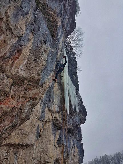 L'ultima Frangia Val Brenta Bassa - L'ultima Frangia: Claudio Migliorini in apertura sul secondo tiro