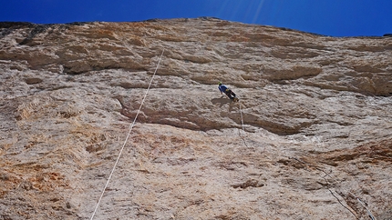 Linnéa Torre di Mezzaluna - Vallaccia - Linnéa: Torre di Mezzaluna: Tiziano Buccella sul secondo tiro © Rolando Larcher