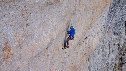 Linnéa Torre di Mezzaluna - Vallaccia - Linnéa: Torre di Mezzaluna: Tiziano Buccella sul secondo tiro © Rolando Larcher