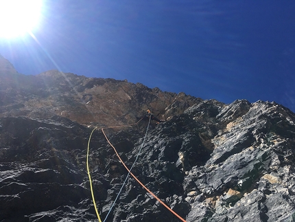 Agrodolce Castello di Vallesinella - Agrodolce: Castello di Vallesinella, Dolomiti di Brenta: Giorgio Pirovano in apertura su L5