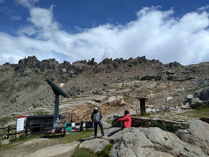 Cresta delle Rocce del Nivolet Rocce del Nivolet - Cresta delle Rocce del Nivolet: Valle dell'Orco