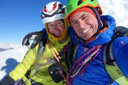 Diavolina Gully Pizzo Diavolo di Tenda - Diavolina Gully: Paolo Zenoni e Valentino Cividini in cima al Pizzo Diavolo di Tenda il 15/12/2018