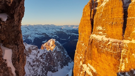 Filo d'Ambiez  Cima d'Ambiez - Filo d'Ambiez : Cima d'Ambiez in Dolomiti di Brenta: tramonto sulla ovest della Cima Tosa, durante la prima salita