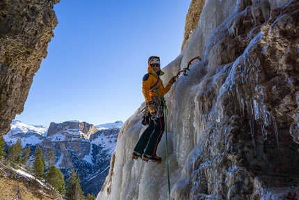 Sonnentanz Langental - Sonnentanz: Daniel Ladurner climbing pitch 2, Langental, Dolomites