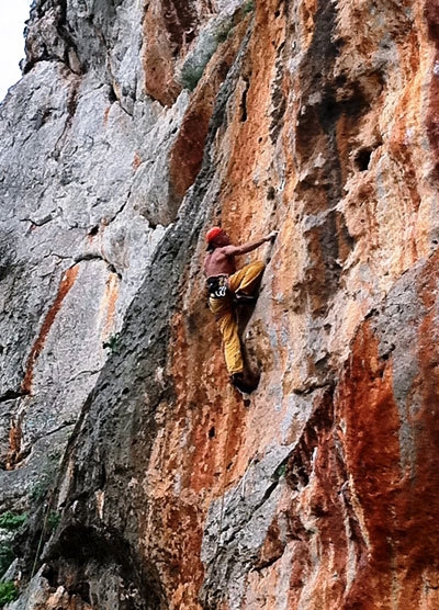 San Vito Lo Capo - Viaggi e Arrampicata - Nicola Noè in arrampicata a Salinella - San Vito Lo Capo, Sicilia