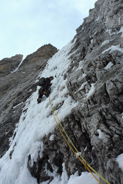 L'anima del lupo Cima Tosa - L'anima del lupo: Cima Tosa, Dolomiti di Brenta: Claudio Migliorini su L8, il tiro chiave