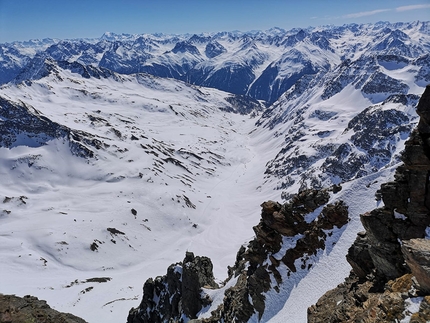 Parete Est - Piz Buin Piz Buin - Parete Est - Piz Buin: vista sul Silvretta