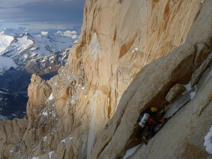 Supercanaleta, Fitz Roy, Patagonia - Dry tooling at the start of pitch 19