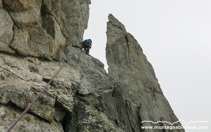 Via Giovanni Paolo II + Via Ottoz - Grivel Père Eternel Père Eternel - Aiguille de la Brenva - Via Giovanni Paolo II + Via Ottoz - Grivel Père Eternel: Aiguille de la Brenva. La Brèche è a portata di mano, appena lì dietro.