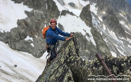 Via Giovanni Paolo II + Via Ottoz - Grivel Père Eternel Père Eternel - Aiguille de la Brenva - Via Giovanni Paolo II + Via Ottoz - Grivel Père Eternel: Aiguille de la Brenva. Gianni Lanza verso la cima