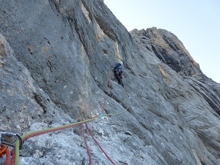 Capitani di Ventura Punta Civetta - Capitani di Ventura: Davide Cassol climbing the final pitches up Punta Civetta, Dolomites