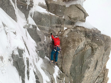 Dihedral Frutti di mare Grand Flambeau - Dihedral Frutti di mare: Grand Flambeau, Monte Bianco. Enrico Bonino, Jon Bracey 01/11/2019