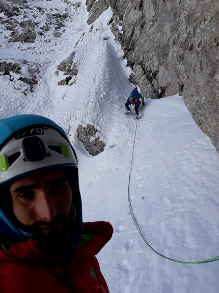 Chiappe strette Petto in fuori Pizzo di Petto - Chiappe strette Petto in fuori: Pizzo di Petto, Alpi Orobie (Gabriele Carrara, Yuri Parimbelli, Ennio Spiranelli 30/12/2019)