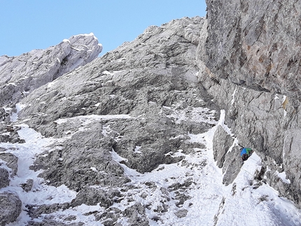 Chiappe strette Petto in fuori Pizzo di Petto - Chiappe strette Petto in fuori: Pizzo di Petto, Alpi Orobie (Gabriele Carrara, Yuri Parimbelli, Ennio Spiranelli 30/12/2019)