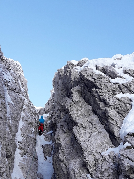 Chiappe strette Petto in fuori Pizzo di Petto - Chiappe strette Petto in fuori: Pizzo di Petto, Alpi Orobie (Gabriele Carrara, Yuri Parimbelli, Ennio Spiranelli 30/12/2019)