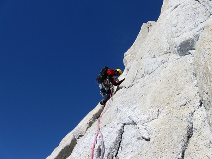 Aguja Guillaumet, Fitz Roy, Patagonia - In partenza su L5