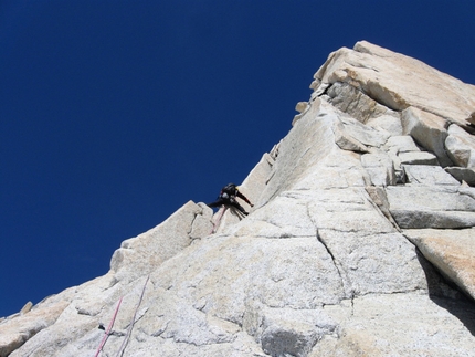 Aguja Guillaumet, Fitz Roy, Patagonia - Su L5