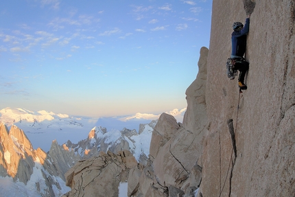 Via del 40° dei Ragni di Lecco Aguja Poincenot - Via del 40° dei Ragni di Lecco: Aguja Poincenot Patagonia. Matteo Bernasconi, Matteo Della Bordella, Matteo Pasquetto 02/2020