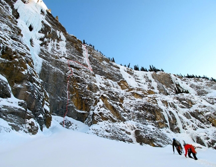 Pussycat and Man Yoga, two new mixed routes in the Canadian Rockies