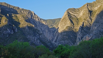 Vuelo de Fortuna Canyon de la Sandìa - La Huasteca - Vuelo de Fortuna: Canyon de la Sandìa, la Huasteca, Monterrey, Messico