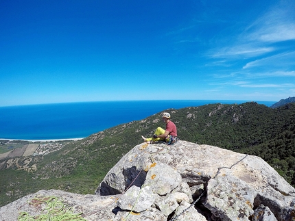 Black Lives Matter Monte Arista - Black Lives Matter: Maurizio Oviglia on the summit of Monte Arista, Sardinia