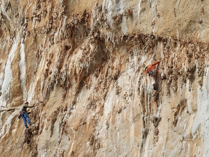 Ramage Monte Pellegrino - Antro della Perciata - Ramage: Antro della Perciata, Monte Pellegrino, Palermo, Sicilia © Alessio Furìa