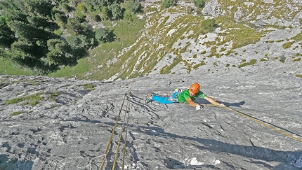 Fine di un’Epoca Cima Cee - Fine di un’Epoca: Fine di un’Epoca at Cima Cee in the Brenta Dolomites: Luca Giupponi climbing pitch 6
